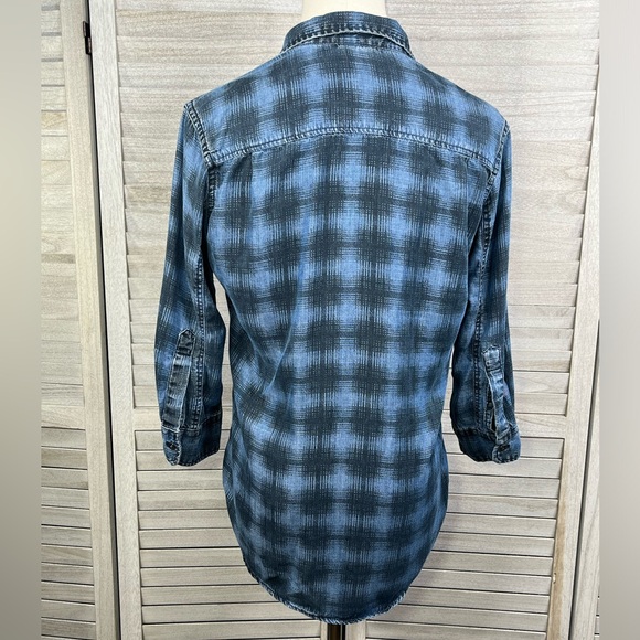 H&M Lyocell Denim Button Down Shirt w 3/4 Sleeves Blue-2 - Picture 2 of 2